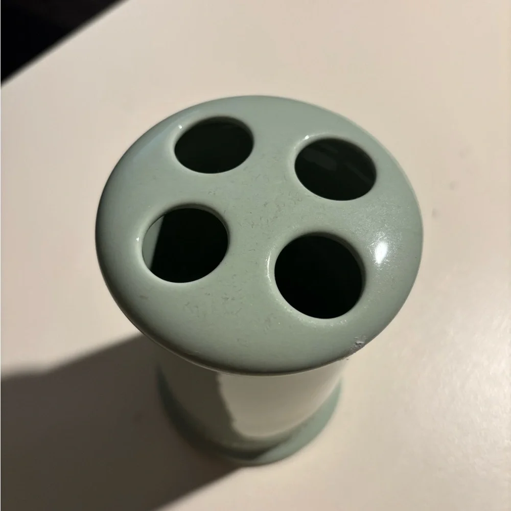 Elegant Green Ceramic Toothbrush Holder